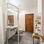 Soleil - Shine Of The Old Town, Parking & Sauna شقة