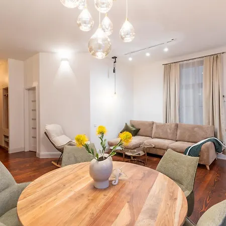 Soleil - Shine Of The Old Town, Parking & Sauna Apartament *