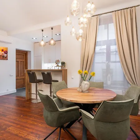 Soleil - Shine Of The Old Town, Parking & Sauna Apartment *