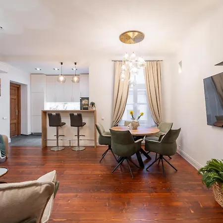 Soleil - Shine Of The Old Town, Parking & Sauna Apartment *