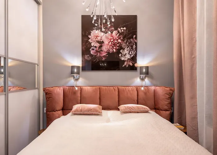 Soleil - Shine Of The Old Town, Parking & Sauna Рига