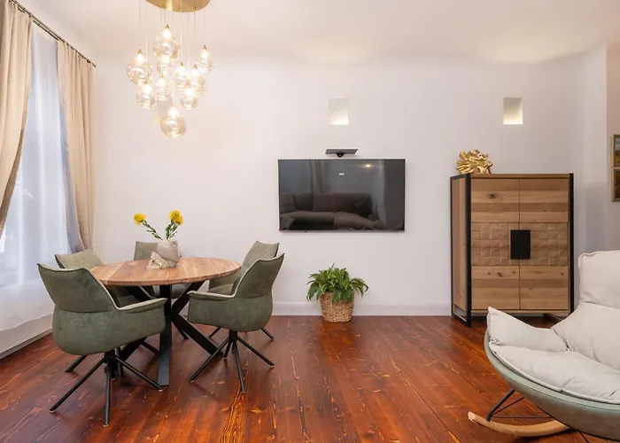 Апартаменты Soleil - Shine Of The Old Town, Parking & Sauna *