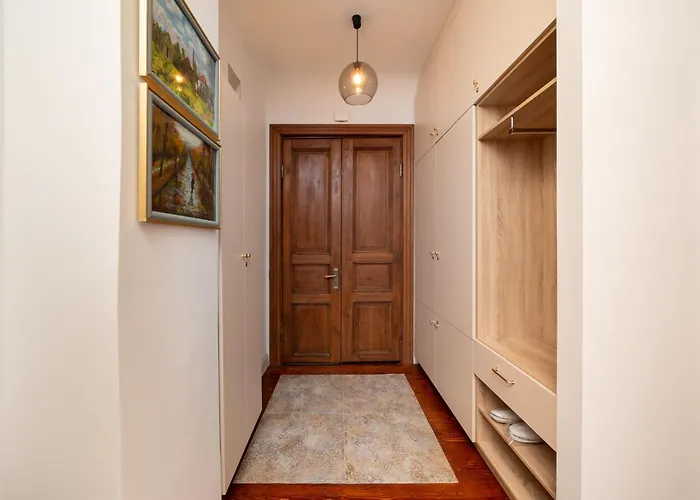 Soleil - Shine Of The Old Town, Parking & Sauna Рига