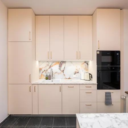 Apartamento Soleil - Shine Of The Old Town, Parking & Sauna