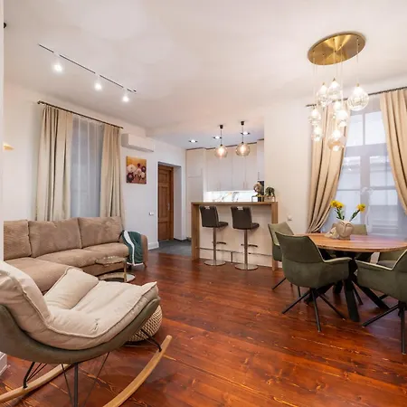 Soleil - Shine Of The Old Town, Parking & Sauna Apartment Riga