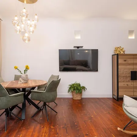 Apartmán Soleil - Shine Of The Old Town, Parking & Sauna *